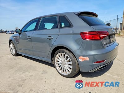 Drugie zdjęcie samochodu z przodu: 2018 AUDI A3 E-TRON PREMIUM VIN:WAUUPBFF7JA091376 - miniatura