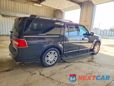Trzecie zdjęcie samochodu z tyłu: 2013 LINCOLN NAVIGATOR L VIN:5LMJJ3J50DEL07828 - miniatura