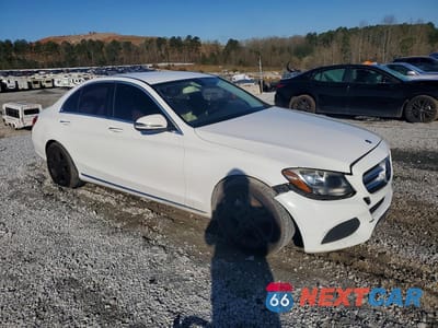 Czwarte zdjęcie samochodu z boku: 2016 MERCEDES-BENZ C 300 VIN:55SWF4JB3GU170721 - miniatura