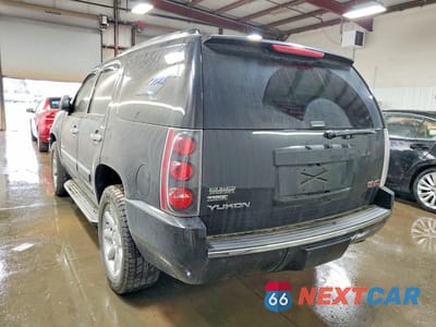 Drugie zdjęcie samochodu z przodu: 2009 GMC YUKON DENALI VIN:1GKFK032X9R279438 - miniatura