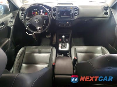 Zdjęcie 8 z 13 samochodu: 2016 VOLKSWAGEN TIGUAN S VIN:WVGBV7AX7GW573706 - miniatura