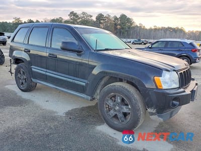 Czwarte zdjęcie samochodu z boku: 2007 JEEP GRAND CHEROKEE LAREDO VIN:1J8GS48K77C624109 - miniatura