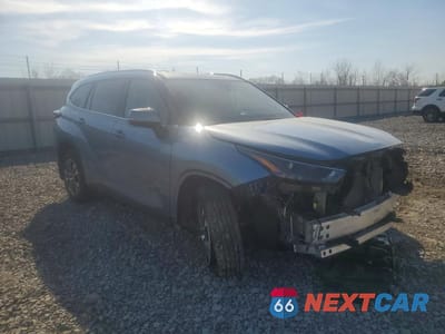 Czwarte zdjęcie samochodu z boku: 2024 TOYOTA HIGHLANDER XLE VIN:5TDKDRAH5RS541643 - miniatura
