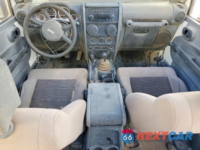 Zdjęcie 8 z 13 samochodu: 2010 JEEP WRANGLER VIN:1J4AA2D13AL173487 - miniatura