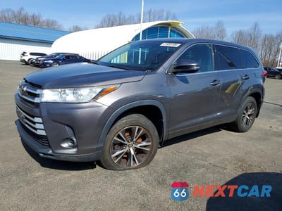 2017 TOYOTA HIGHLANDER LE 5TDBZRFH3HS427097 - główne zdjęcie licytacji z USA - miniatura
