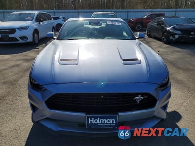 Piąte zdjęcie samochodu w środku: 2022 FORD MUSTANG VIN:1FA6P8TH4N5150134 - miniatura