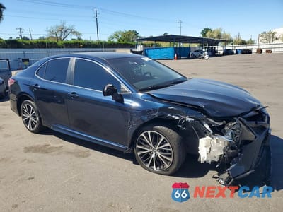 Czwarte zdjęcie samochodu z boku: 2018 TOYOTA CAMRY SE VIN:4T1B11HK2JU629217 - miniatura