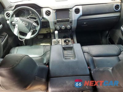 Zdjęcie 8 z 11 samochodu: 2021 TOYOTA TUNDRA SR5 VIN:5TFEY5F16MX293704 - miniatura