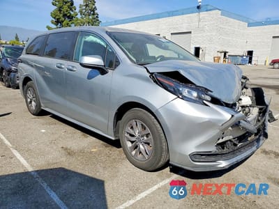 Czwarte zdjęcie samochodu z boku: 2024 TOYOTA SIENNA LE 8-PASSENGER VIN:5TDKRKEC6RS188790 - miniatura