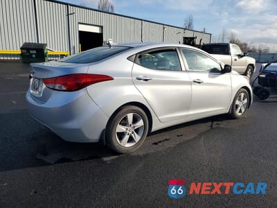 Trzecie zdjęcie samochodu z tyłu: 2013 HYUNDAI ELANTRA GLS VIN:5NPDH4AEXDH379237 - miniatura