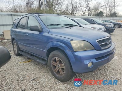 Czwarte zdjęcie samochodu z boku: 2005 KIA SORENTO LX VIN:KNDJC733455489233 - miniatura