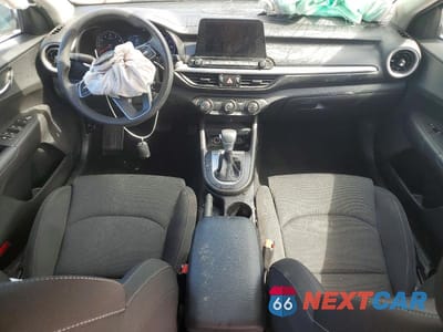 Zdjęcie 8 z 12 samochodu: 2021 KIA FORTE LXS VIN:3KPF24AD9ME363729 - miniatura