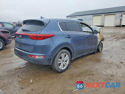 Trzecie zdjęcie samochodu z tyłu: 2017 KIA SPORTAGE LX VIN:KNDPMCAC2H7208011 - miniatura