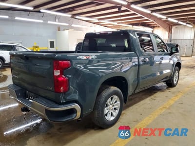 Trzecie zdjęcie samochodu z tyłu: 2025 CHEVROLET SILVERADO K1500 LT VIN:1GCUKDED5SZ171369 - miniatura