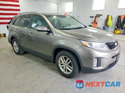 Czwarte zdjęcie samochodu z boku: 2014 KIA SORENTO LX VIN:5XYKT3A61EG431906 - miniatura
