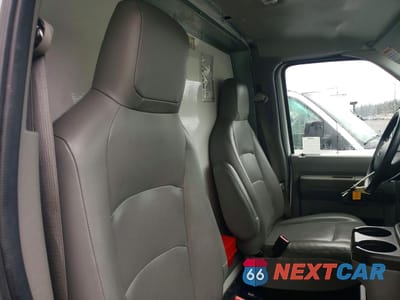 Zdjęcie 11 z 13 samochodu: 2019 FORD E450 BOX TRUCK VIN:1FDXE4FS3KDC04122 - miniatura