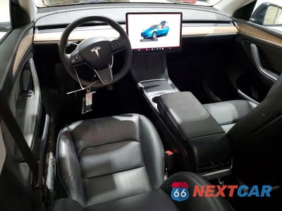 Zdjęcie 8 z 13 samochodu: 2024 TESLA MODEL Y VIN:7SAYGDEE9RA227969 - miniatura