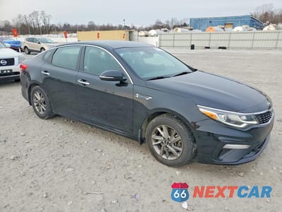 Czwarte zdjęcie samochodu z boku: 2019 KIA OPTIMA LX VIN:5XXGT4L36KG369417 - miniatura