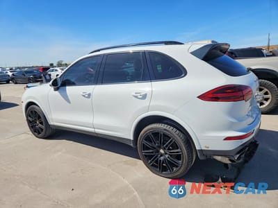 Drugie zdjęcie samochodu z przodu: 2017 PORSCHE CAYENNE VIN:WP1AA2A27HKA87827 - miniatura