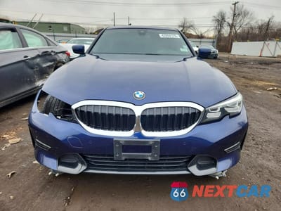 Piąte zdjęcie samochodu w środku: 2019 BMW 330XI VIN:WBA5R7C50KFH32608 - miniatura