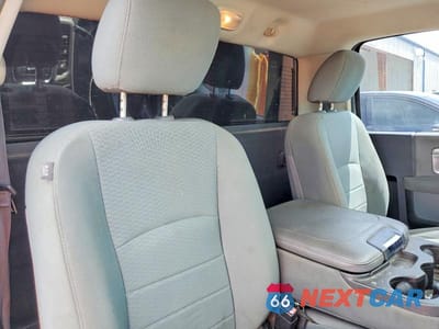 Zdjęcie 11 z 12 samochodu: 2016 RAM 1500 ST UTILITY / SERVICE TRUCK VIN:3C6JR6DT5GG257363 - miniatura