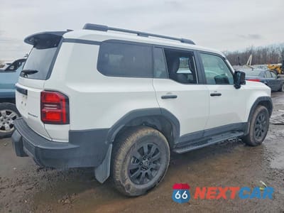 Trzecie zdjęcie samochodu z tyłu: 2024 TOYOTA LAND CRUISER BASE VIN:JTEABFAJ6R5008348 - miniatura