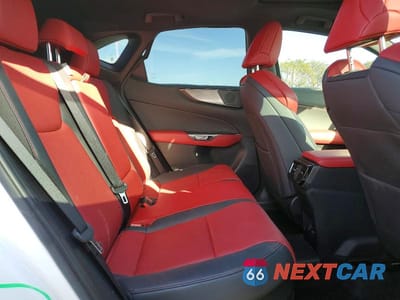 Zdjęcie 11 z 12 samochodu: 2022 LEXUS NX 250 VIN:JTJKKCFZ9N2006835 - miniatura