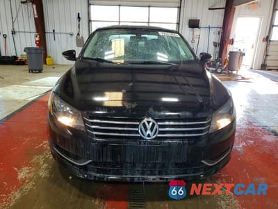 Piąte zdjęcie samochodu w środku: 2012 VOLKSWAGEN PASSAT SE VIN:1VWBP7A32CC042515 - miniatura
