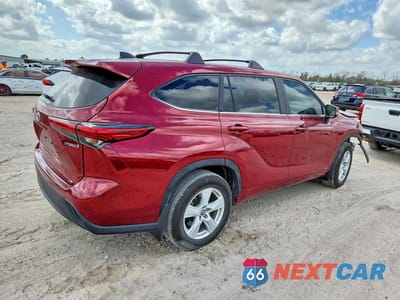 Trzecie zdjęcie samochodu z tyłu: 2023 TOYOTA HIGHLANDER HYBRID HYBRID LE VIN:5TDBBRCH8PS564799 - miniatura