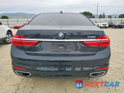 Zdjęcie 6 z 13 samochodu: 2016 BMW 740 I VIN:WBA7E2C50GG504663 - miniatura