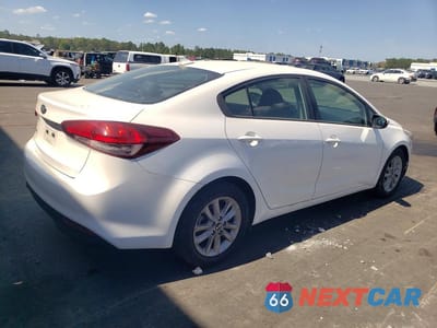 Trzecie zdjęcie samochodu z tyłu: 2017 KIA FORTE LX VIN:3KPFL4A78HE065914 - miniatura