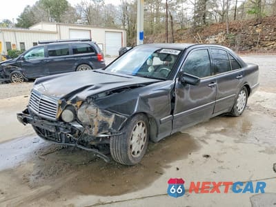 1998 MERCEDES-BENZ E 320 WDBJF65F0WA651942 - główne zdjęcie licytacji z USA - miniatura