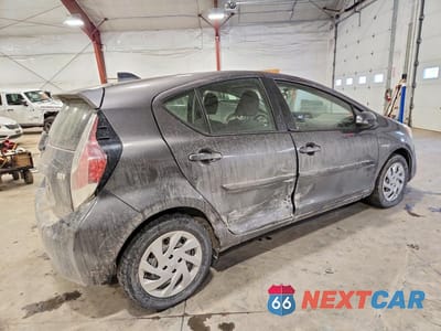 Trzecie zdjęcie samochodu z tyłu: 2015 TOYOTA PRIUS C VIN:JTDKDTB37F1107748 - miniatura