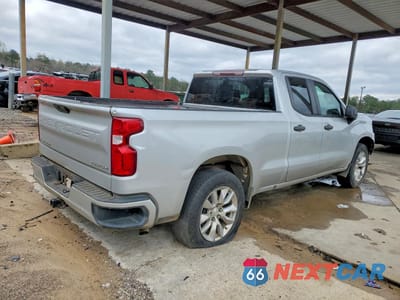 Trzecie zdjęcie samochodu z tyłu: 2022 CHEVROLET SILVERADO LTD C1500 CUSTOM VIN:1GCRWBEK2NZ214096 - miniatura