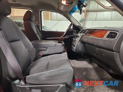 Zdjęcie 7 z 12 samochodu: 2009 GMC YUKON XL K1500 SLE VIN:1GKFK26369J120768 - miniatura