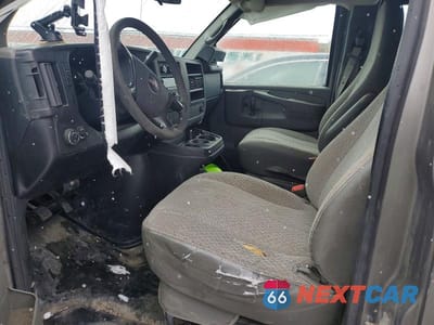 Zdjęcie 7 z 14 samochodu: 2012 GMC SAVANA G1500 VIN:1GTS7AFX7C1130452 - miniatura