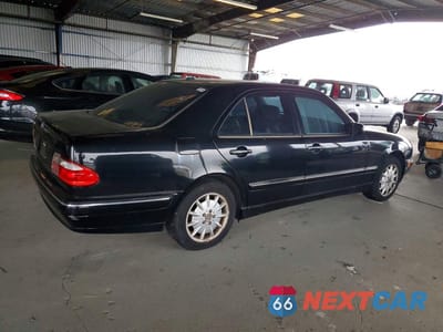 Trzecie zdjęcie samochodu z tyłu: 2000 MERCEDES-BENZ E 320 VIN:WDBJF65J5YB148487 - miniatura