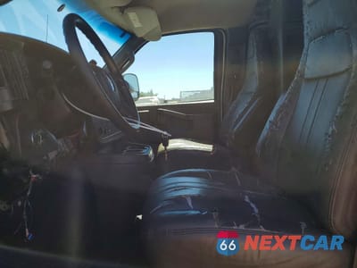 Zdjęcie 7 z 13 samochodu: 2017 GMC SAVANA 2500 CARGO DELIVERY VAN VIN:1GTW7BFF1H1323363 - miniatura