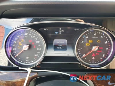 Zdjęcie 9 z 11 samochodu: 2017 MERCEDES-BENZ E 300 VIN:WDDZF4JB4HA025797 - miniatura