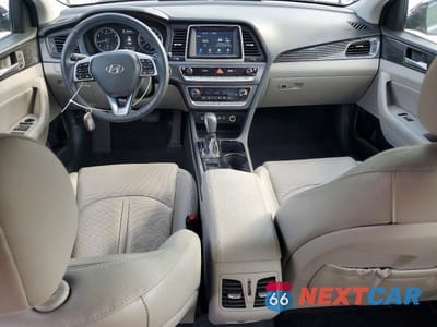 Zdjęcie 8 z 12 samochodu: 2019 HYUNDAI SONATA LIMITED VIN:5NPE34AF0KH754139 - miniatura