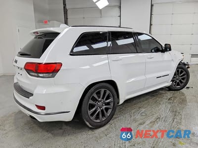 Trzecie zdjęcie samochodu z tyłu: 2019 JEEP GRAND CHEROKEE OVERLAND VIN:1C4RJFCG3KC590650 - miniatura