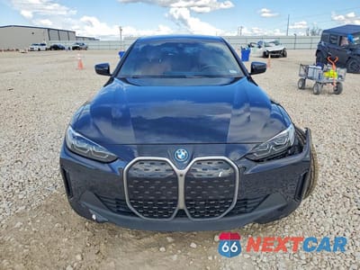 Piąte zdjęcie samochodu w środku: 2023 BMW I4 EDRIVE 35 VIN:WBY43AW06PFP47016 - miniatura