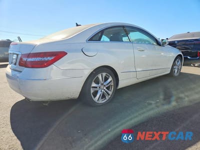 Trzecie zdjęcie samochodu z tyłu: 2010 MERCEDES-BENZ E 350 VIN:WDDKJ5GBXAF039015 - miniatura