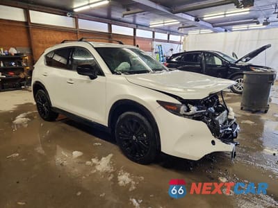 Czwarte zdjęcie samochodu z boku: 2025 MAZDA CX-5 PREMIUM VIN:JM3KFBDY0S0634082 - miniatura