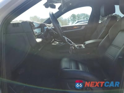 Zdjęcie 7 z 14 samochodu: 2024 PORSCHE CAYENNE COUPE VIN:WP1BA2AY2RDA50506 - miniatura