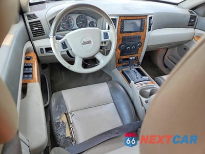 Zdjęcie 8 z 12 samochodu: 2008 JEEP GRAND CHEROKEE LIMITED VIN:1J8HR58268C197920 - miniatura