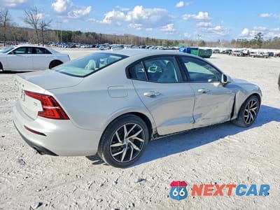 Trzecie zdjęcie samochodu z tyłu: 2020 VOLVO S60 T5 MOMENTUM VIN:7JR102FK6LG039634 - miniatura