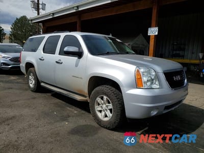 Czwarte zdjęcie samochodu z boku: 2014 GMC YUKON XL K1500 SLT VIN:1GKS2KE74ER193362 - miniatura