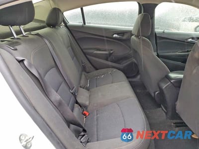 Zdjęcie 10 z 12 samochodu: 2018 CHEVROLET CRUZE LS VIN:1G1BC5SMXJ7127854 - miniatura