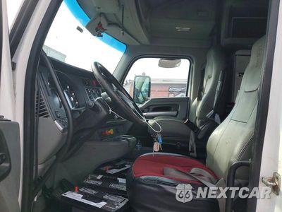 Piąte zdjęcie samochodu w środku: 2021 KENWORTH T680 SEMI TRUCK VIN:1XKYD49X5MJ447149 - miniatura